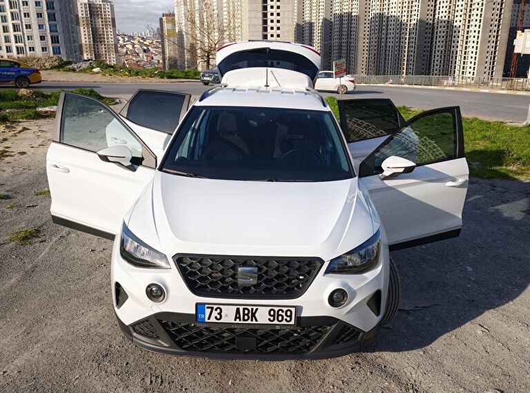 SEAT ARONA
