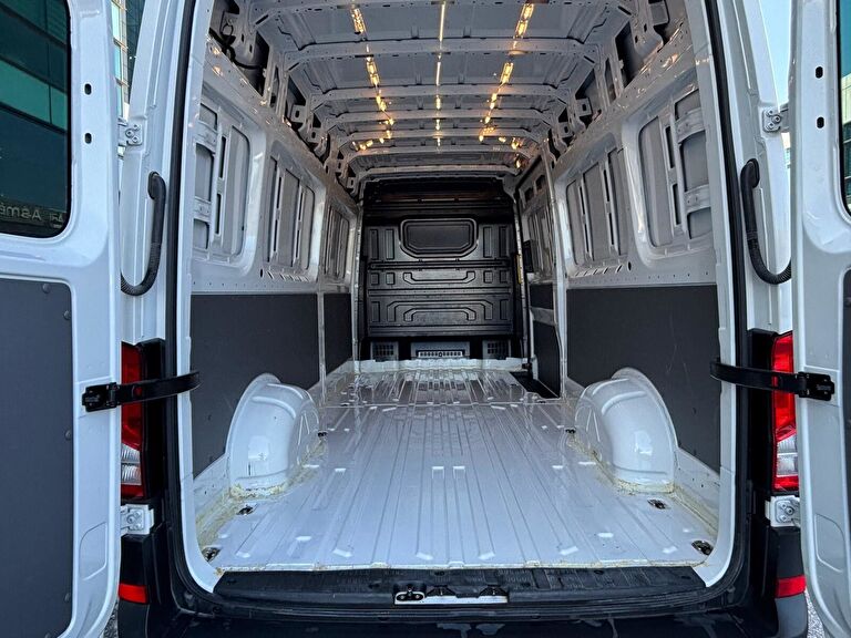 VOLKSWAGEN CRAFTER