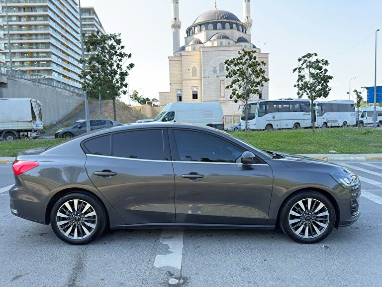 FORD FOCUS