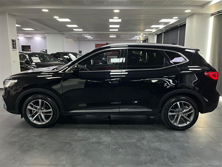 MG HS