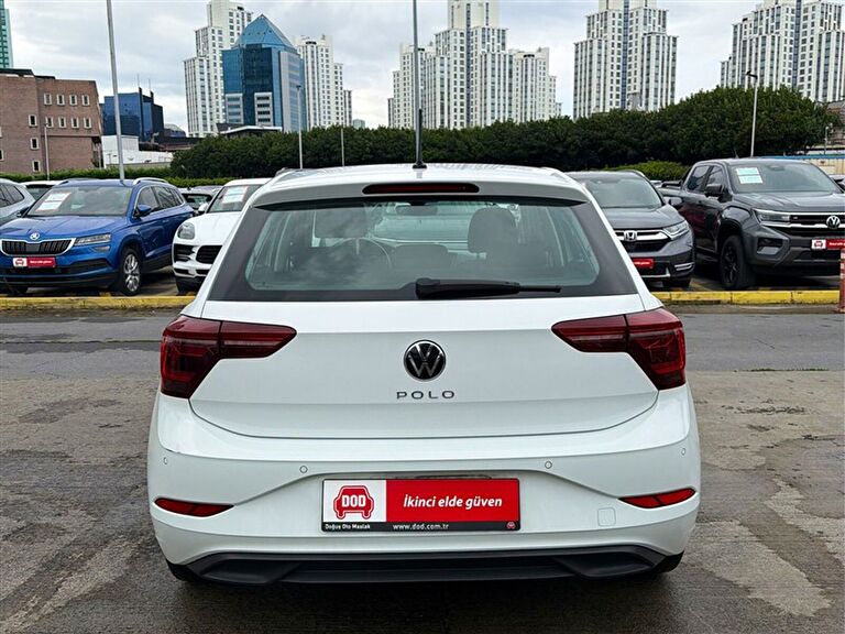 VOLKSWAGEN POLO
