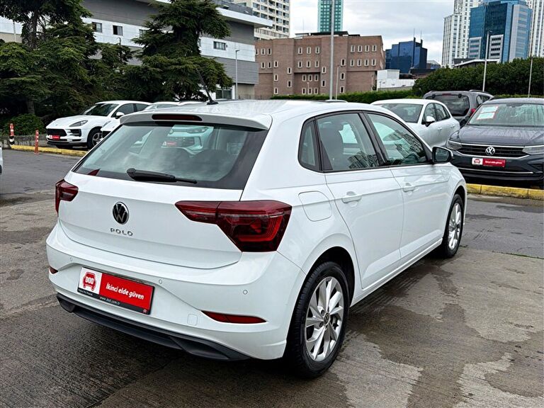 VOLKSWAGEN POLO