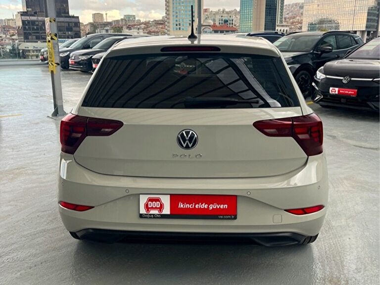 VOLKSWAGEN POLO
