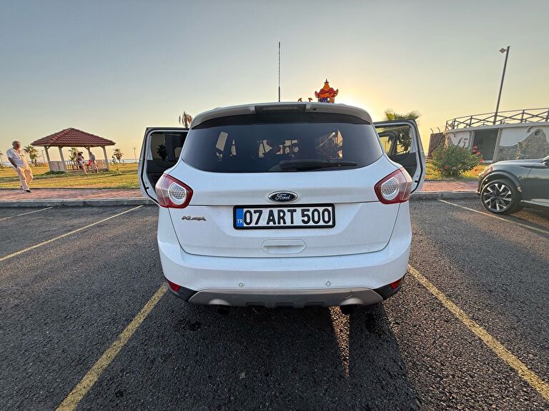 FORD KUGA