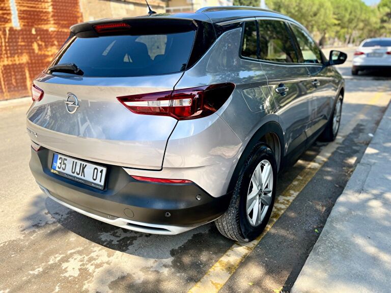 OPEL GRANDLAND X