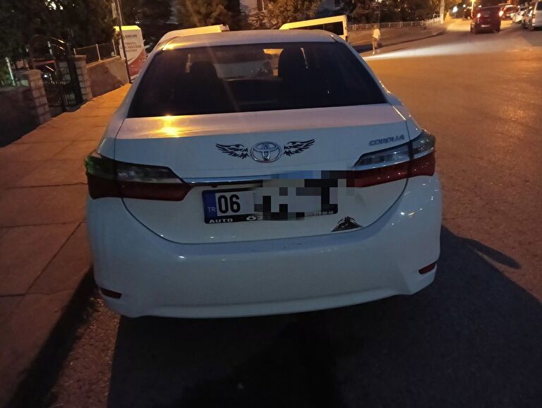 TOYOTA COROLLA