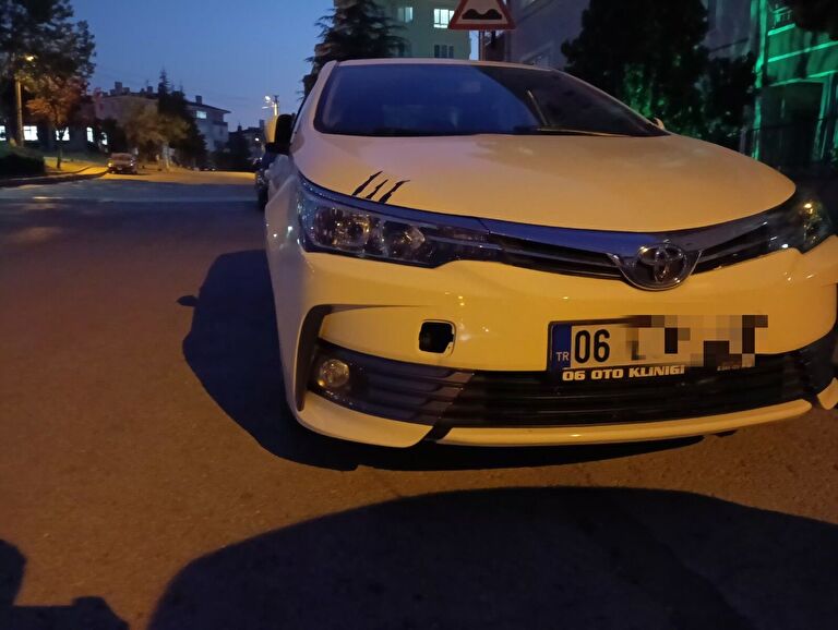 TOYOTA COROLLA