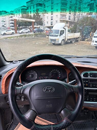 HYUNDAI STAREX