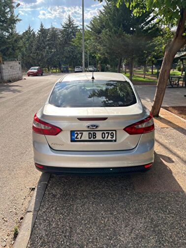 FORD FOCUS