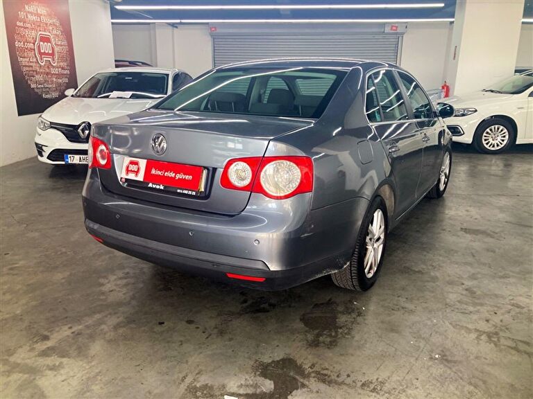 VOLKSWAGEN JETTA