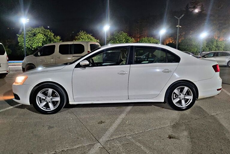 VOLKSWAGEN JETTA