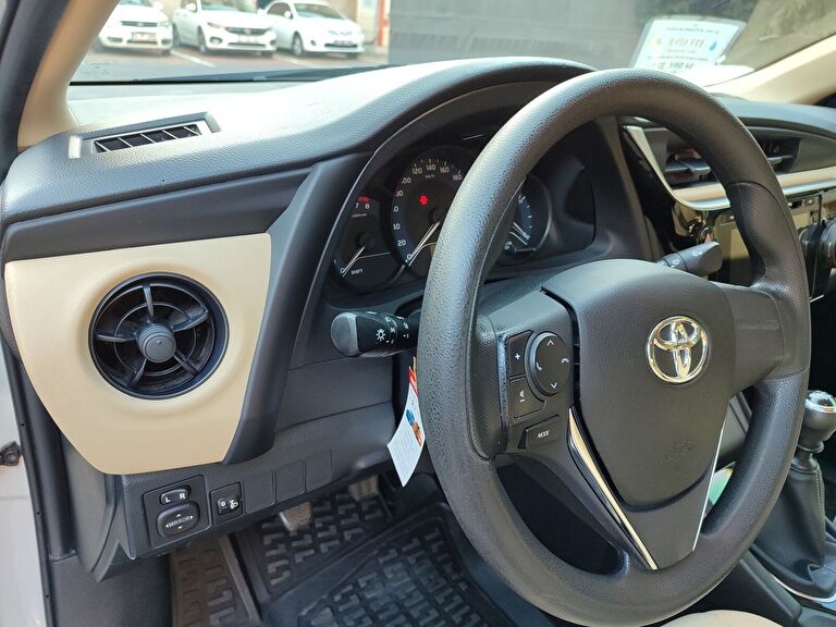 TOYOTA COROLLA