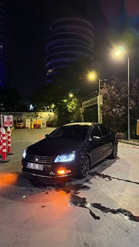 VOLKSWAGEN PASSAT