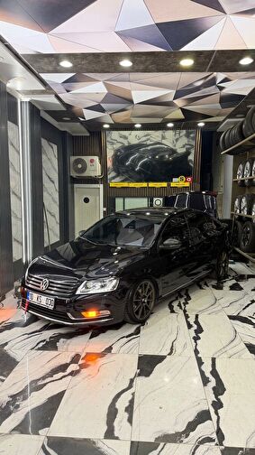 VOLKSWAGEN PASSAT