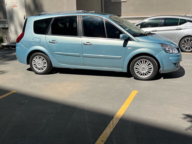 RENAULT GRAND SCENIC