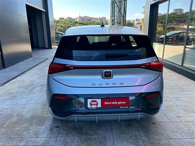 CUPRA BORN