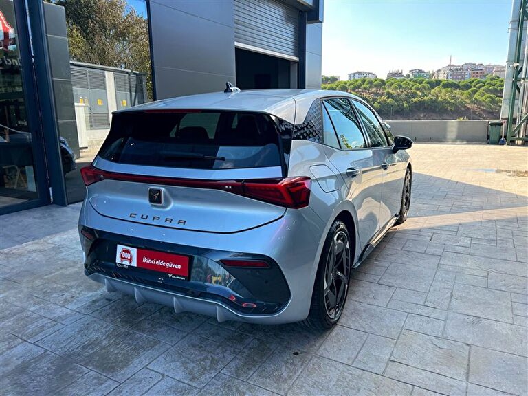 CUPRA BORN
