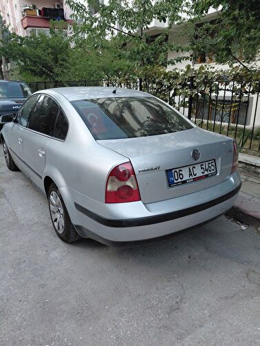 VOLKSWAGEN PASSAT