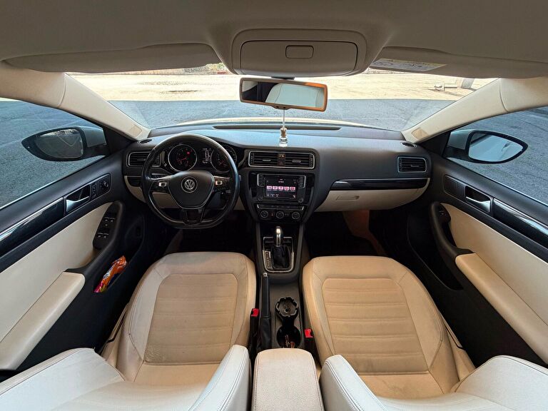 VOLKSWAGEN JETTA