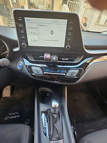 TOYOTA C-HR