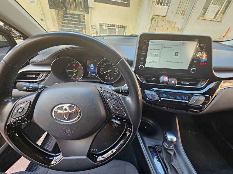 TOYOTA C-HR
