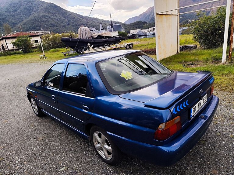 FORD ESCORT