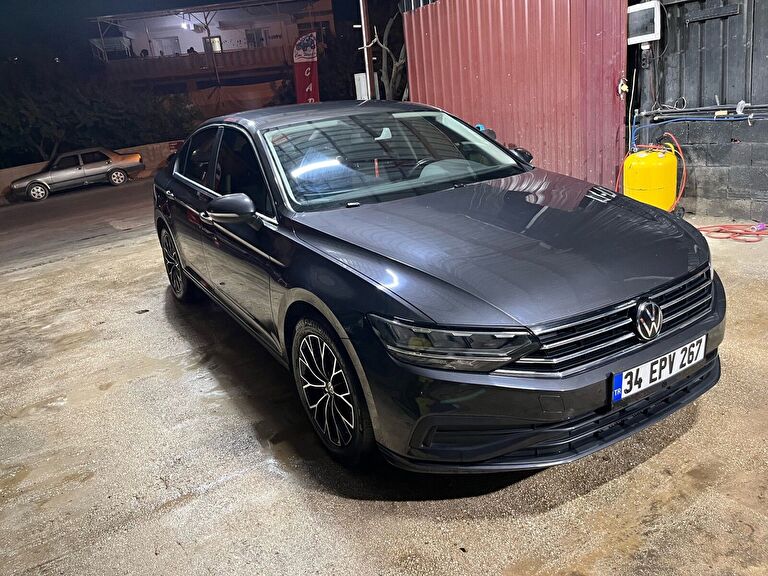 VOLKSWAGEN PASSAT