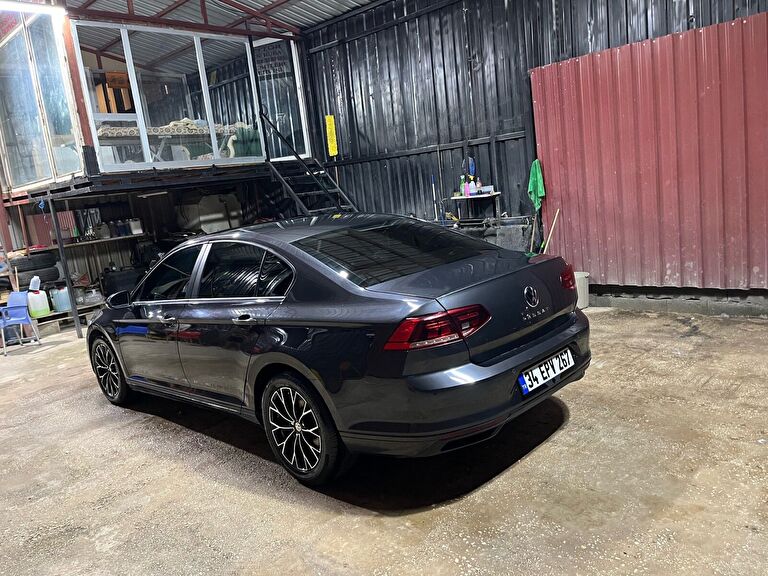 VOLKSWAGEN PASSAT