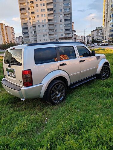 DODGE NITRO