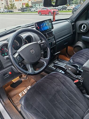 DODGE NITRO