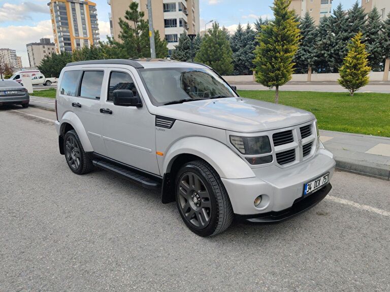 DODGE NITRO