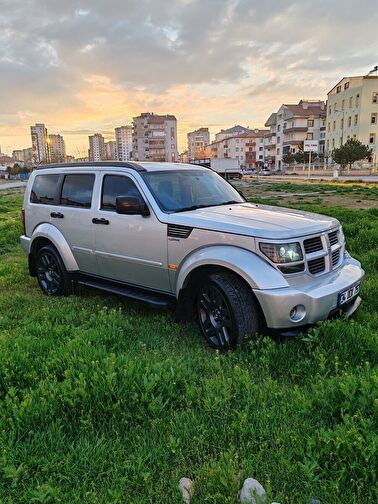 DODGE NITRO