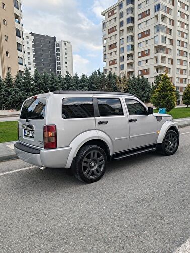 DODGE NITRO
