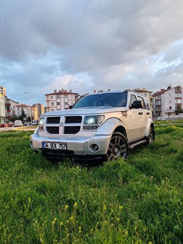 DODGE NITRO