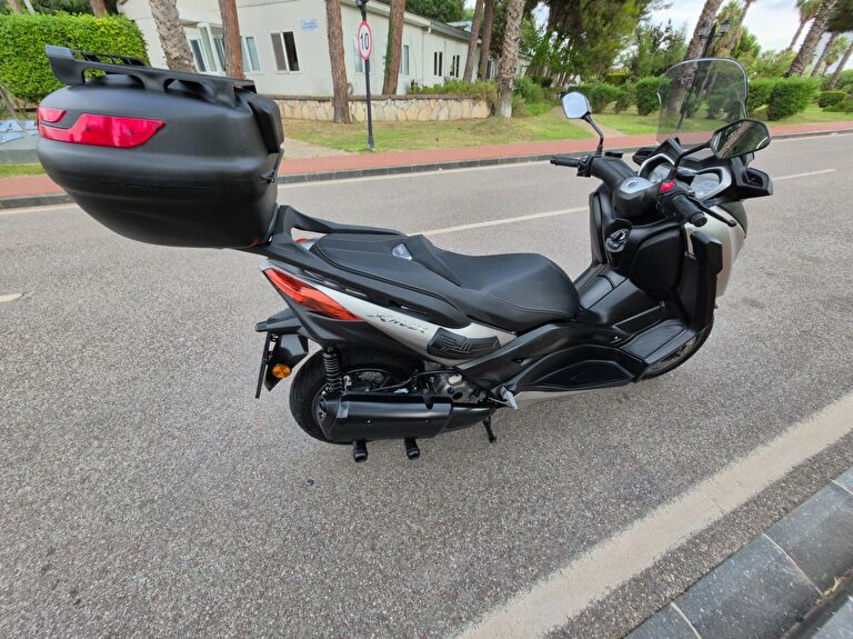 Yamaha X-Max 250 ABS