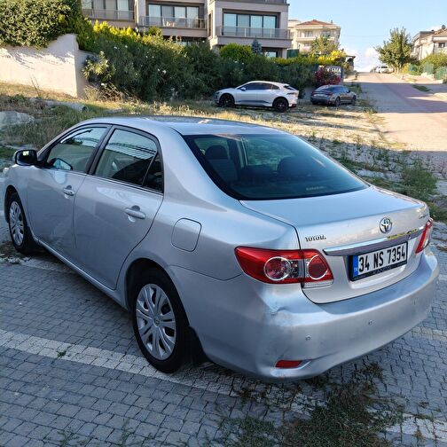 TOYOTA COROLLA