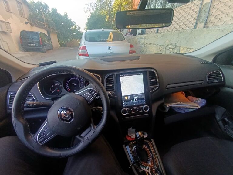 RENAULT MEGANE