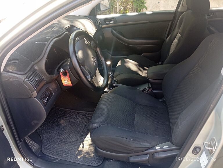 TOYOTA AVENSIS