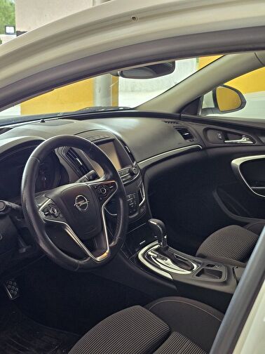 OPEL INSIGNIA