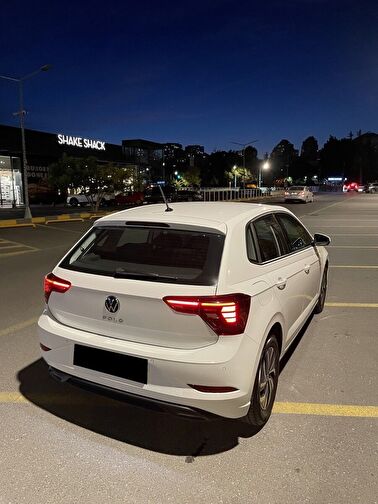 VOLKSWAGEN POLO