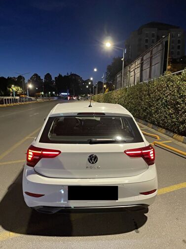 VOLKSWAGEN POLO