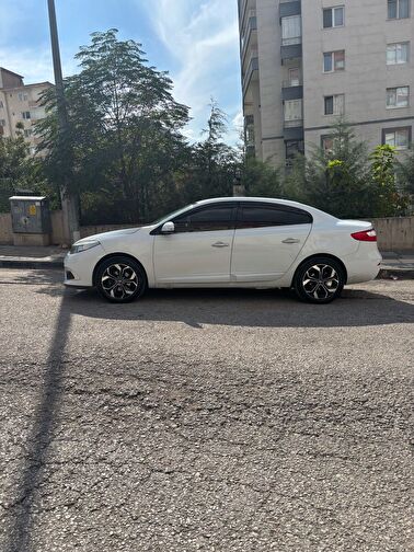 RENAULT FLUENCE