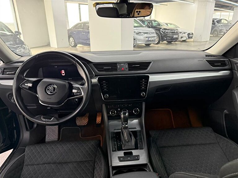 SKODA SUPERB