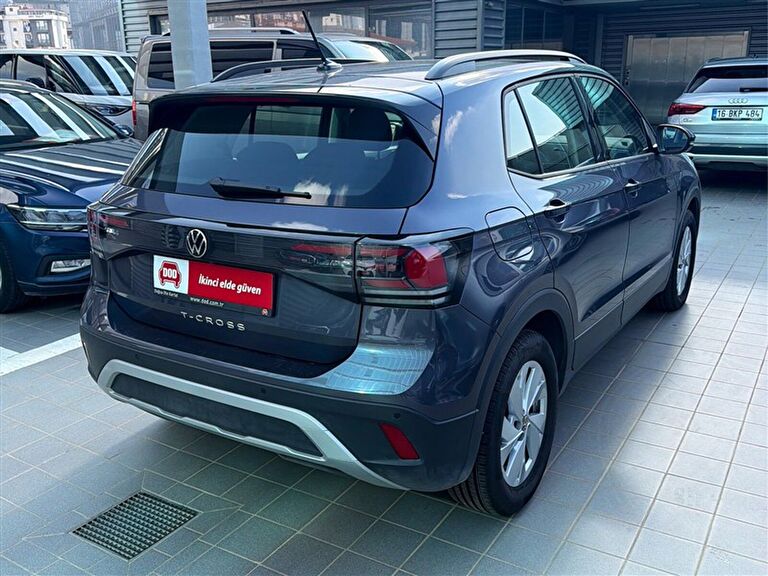 VOLKSWAGEN T-CROSS
