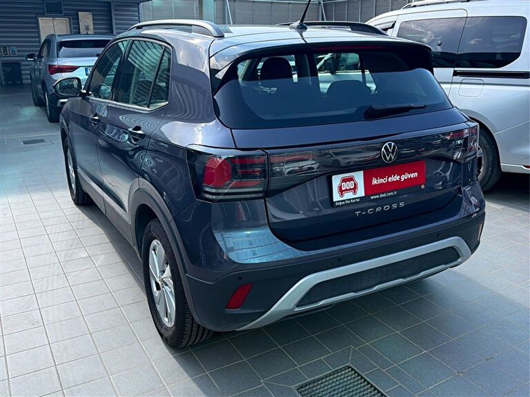 VOLKSWAGEN T-CROSS