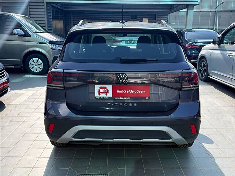 VOLKSWAGEN T-CROSS