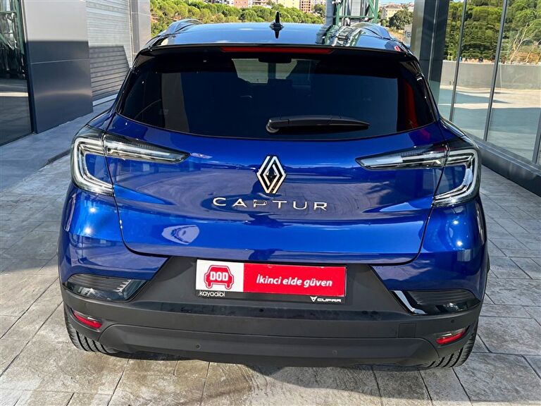 RENAULT CAPTUR