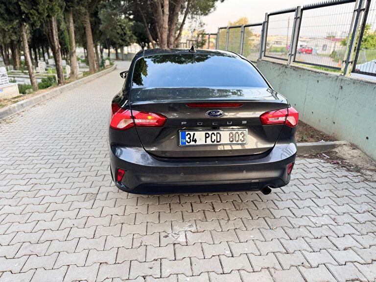 FORD FOCUS