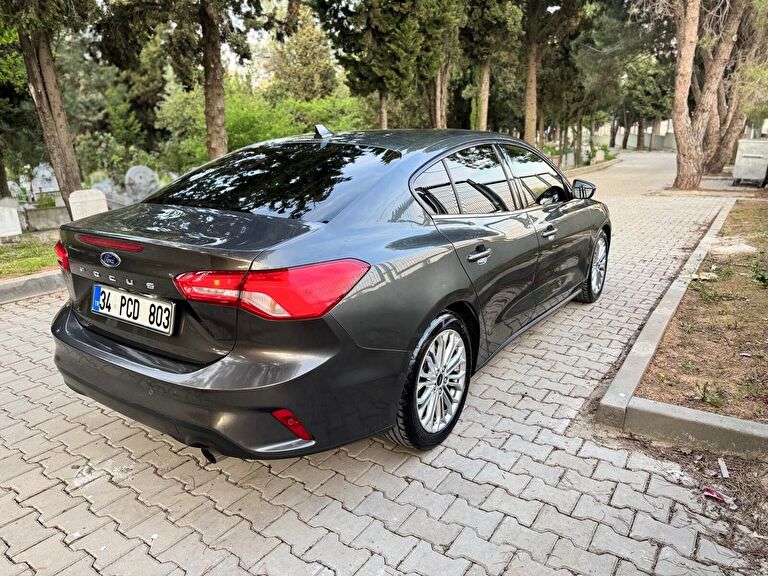 FORD FOCUS