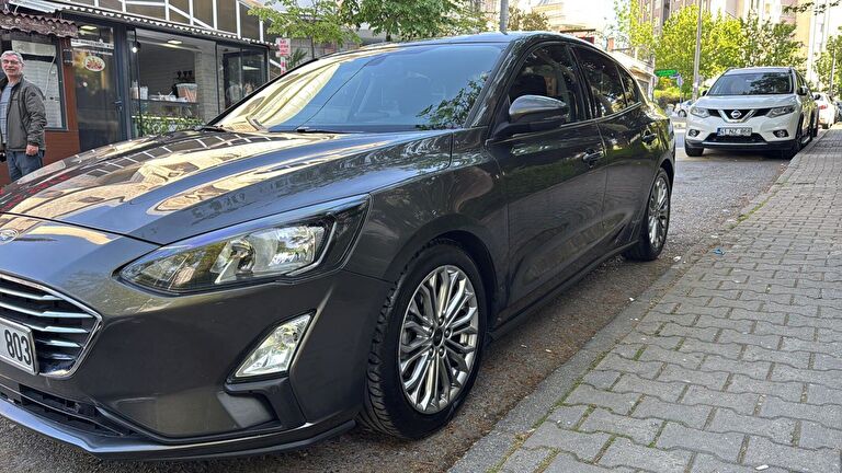 FORD FOCUS